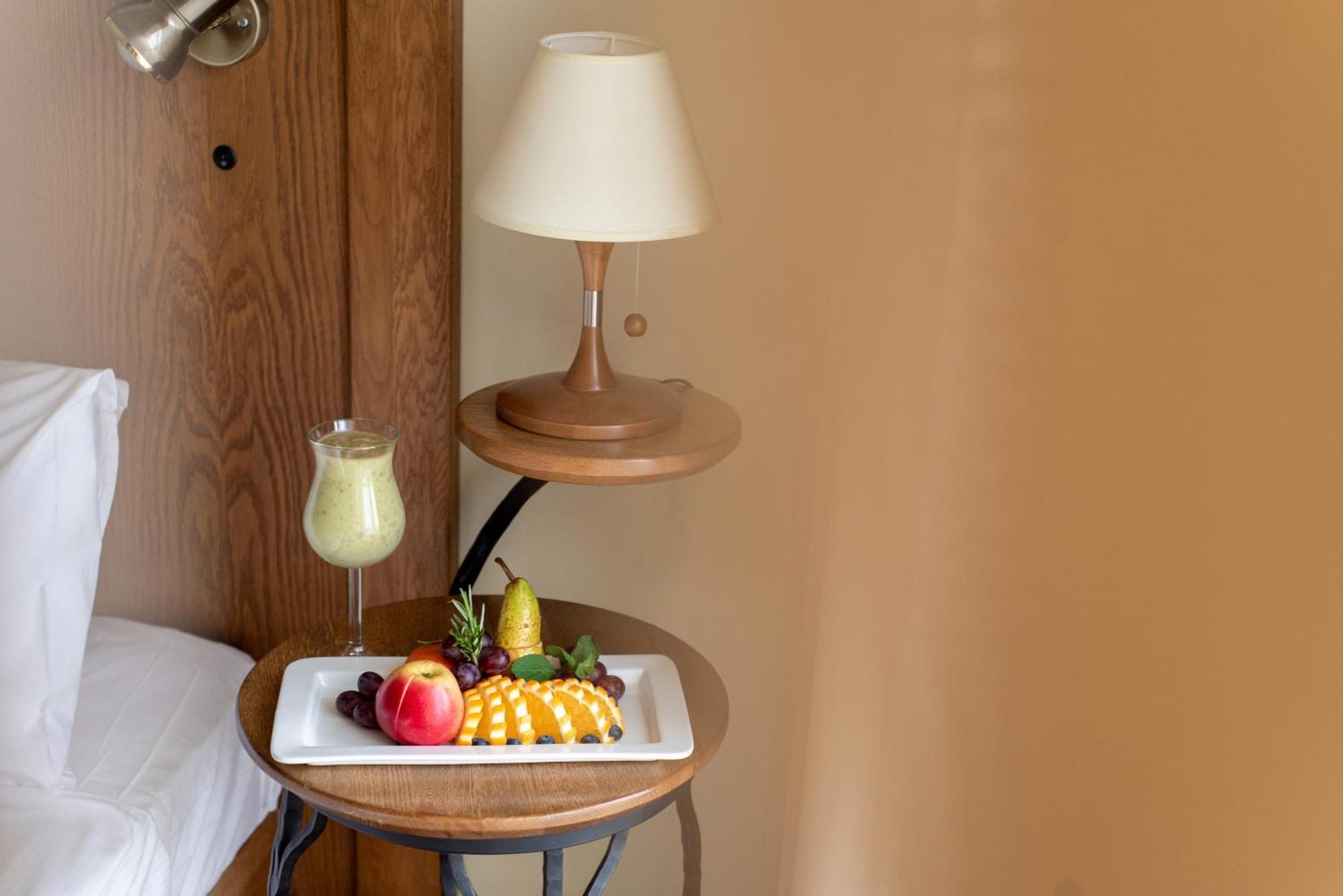 Western Hotel 4*