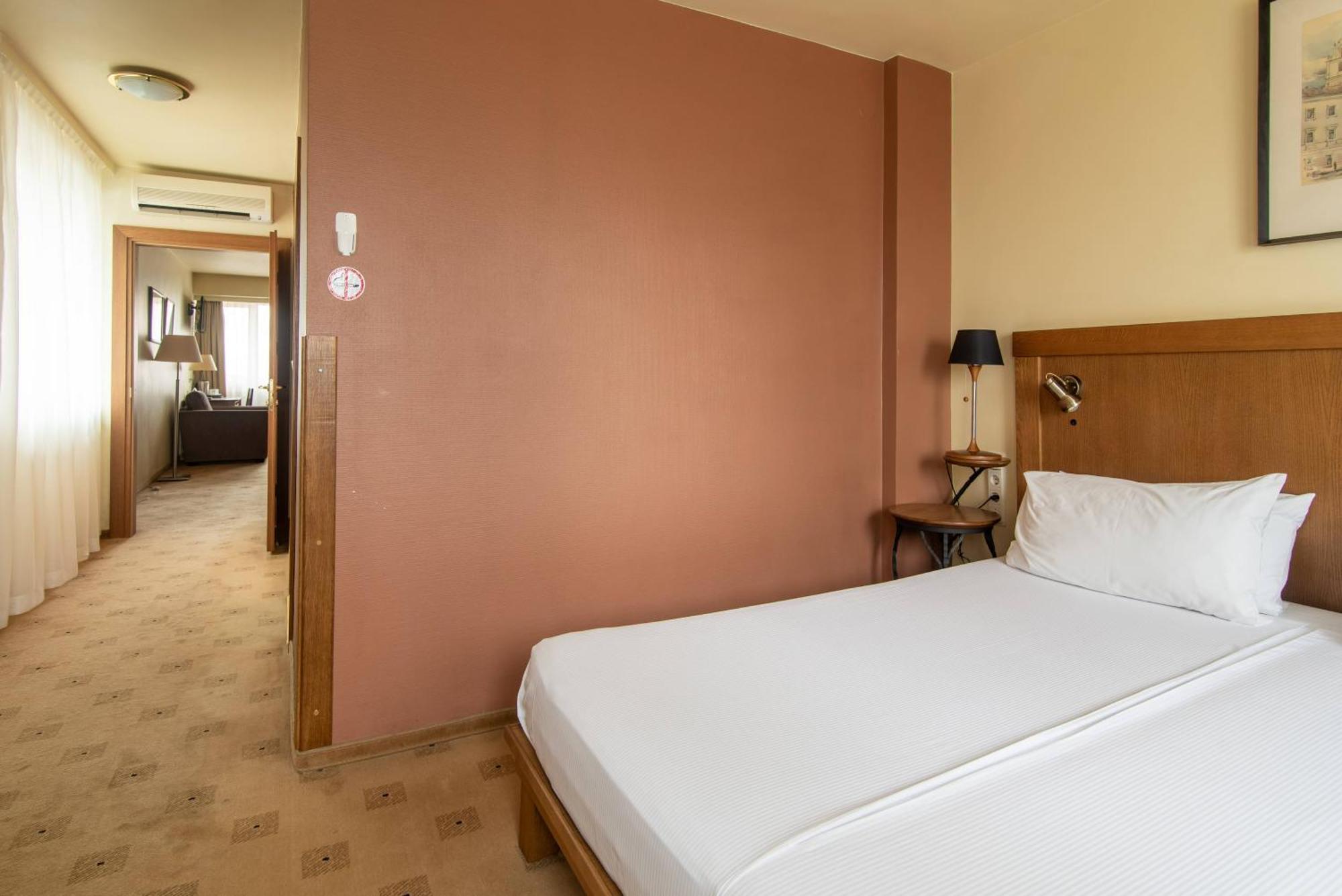 Western 4* VNO