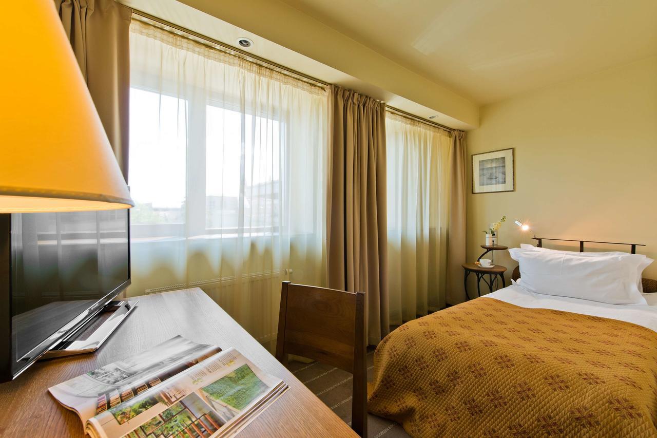 Western 4* VNO